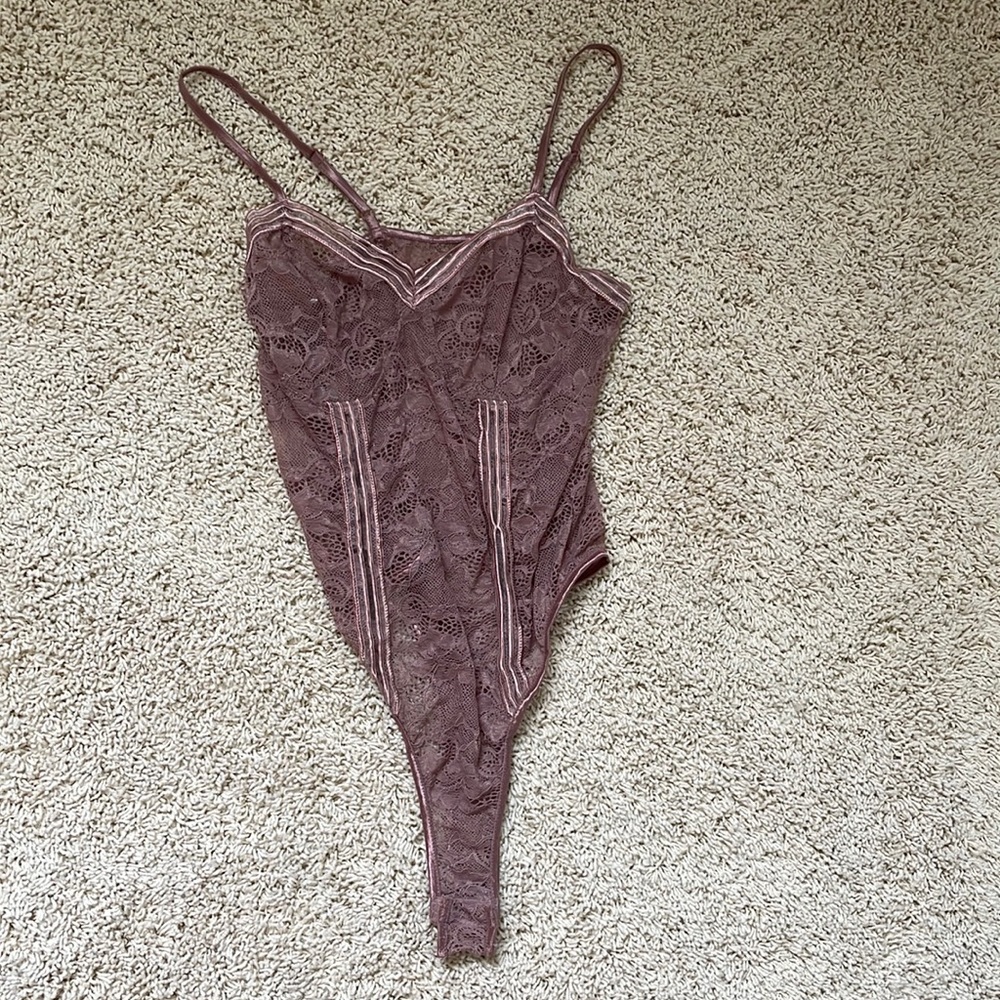 Forever 21 Mauve Pink Floral Lace Lingerie Bodysuit Size Small